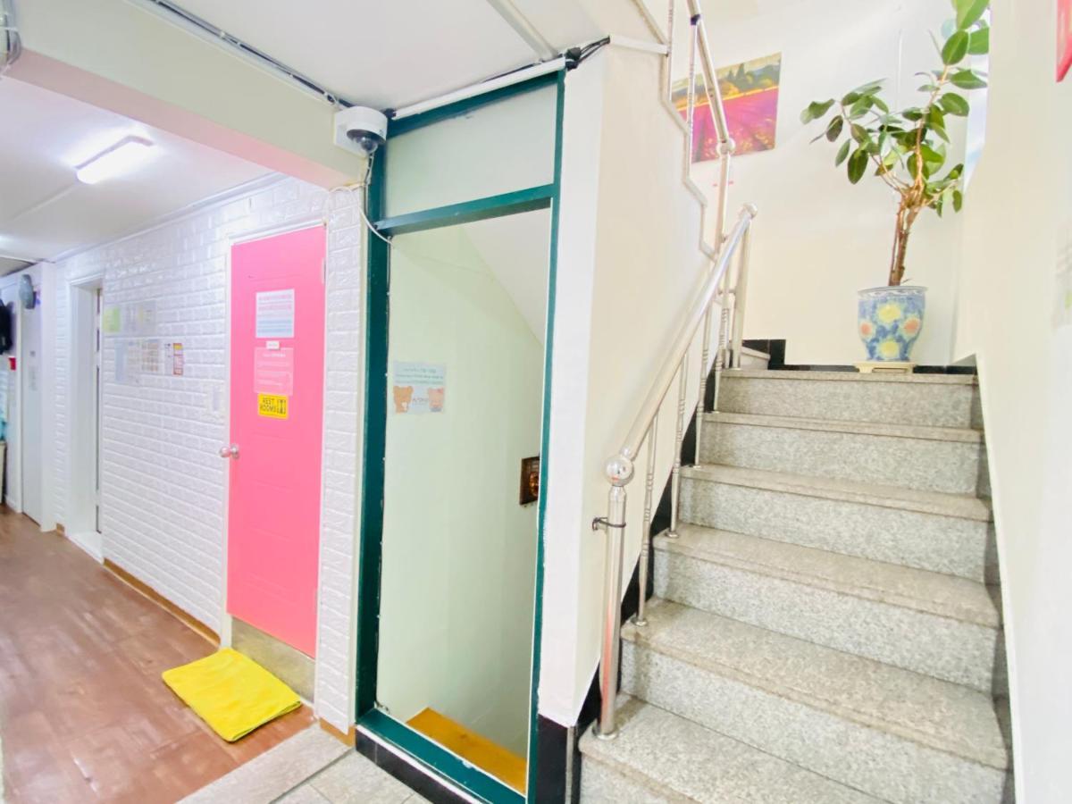 Aroha Guesthouse Seoul Station Zewnętrze zdjęcie