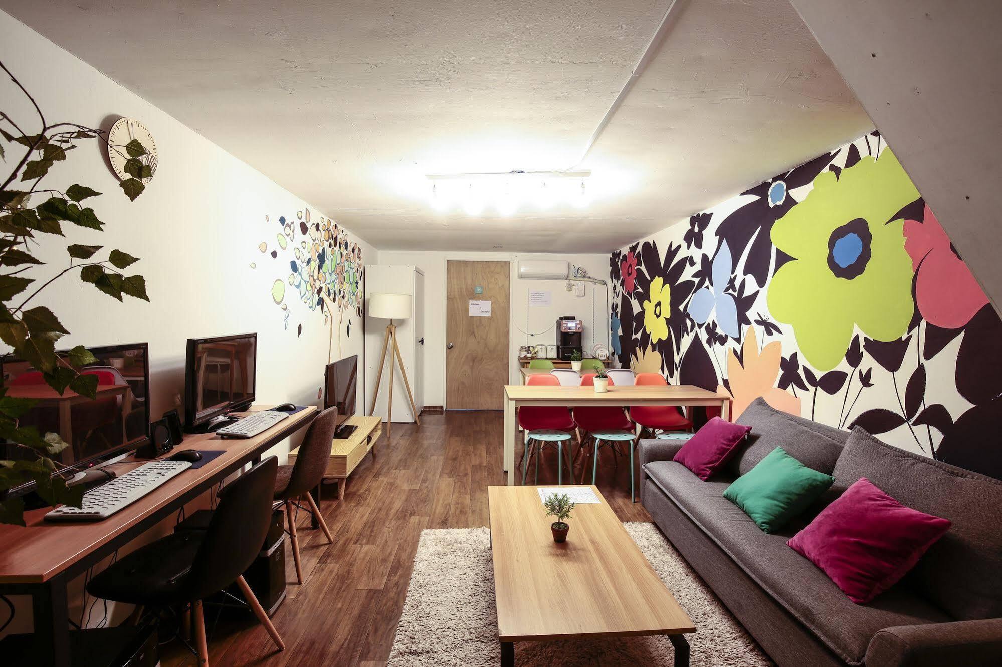 Aroha Guesthouse Seoul Station Zewnętrze zdjęcie